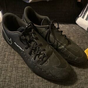 Nike Phantom soccer cleats, men’s size 8.5